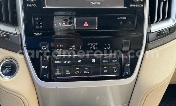 Buy Used Toyota RAV4 Silver Car in Yaounde in Central Cameroon Buy Used Toyota RAV4 Silver Car in Yaounde in Central Cameroon