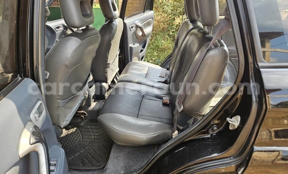 Acheter Occasion Voiture Toyota RAV4 Noir à Yaoundé, Central Cameroon Acheter Occasion Voiture Toyota RAV4 Noir à Yaoundé, Central Cameroon