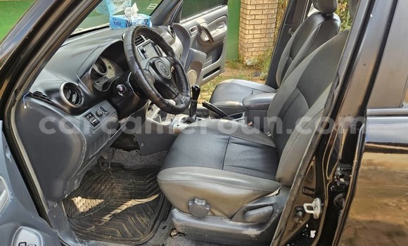 Acheter Occasion Voiture Toyota RAV4 Noir à Yaoundé, Central Cameroon Acheter Occasion Voiture Toyota RAV4 Noir à Yaoundé, Central Cameroon