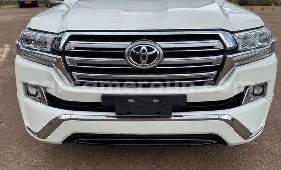 Buy Used Toyota Land Cruiser Prado White Car in Yaounde in Central Cameroon Buy Used Toyota Land Cruiser Prado White Car in Yaounde in Central Cameroon