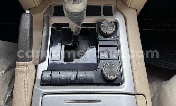 Buy Used Toyota Land Cruiser Prado White Car in Yaounde in Central Cameroon Buy Used Toyota Land Cruiser Prado White Car in Yaounde in Central Cameroon