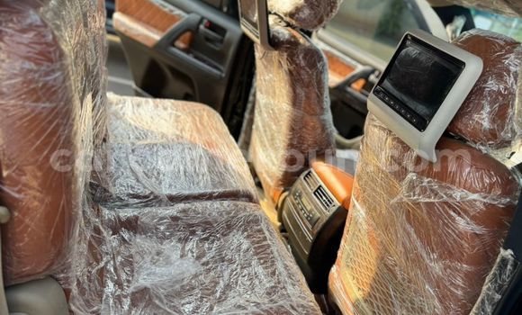Sayi Na hannu Toyota Land Cruiser Prado Black Mota in Yaounde a Babban Kamaru Sayi Na hannu Toyota Land Cruiser Prado Black Mota in Yaounde a Babban Kamaru