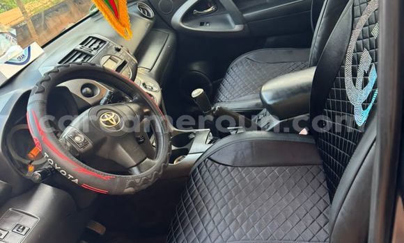 Sayi Na hannu Toyota RAV4 Azurfa Mota in Yaounde a Babban Kamaru Sayi Na hannu Toyota RAV4 Azurfa Mota in Yaounde a Babban Kamaru