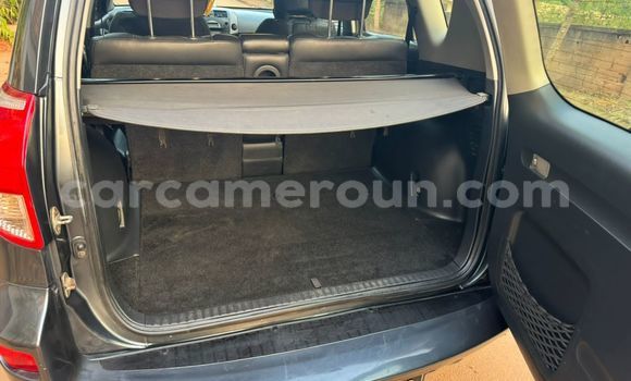 Sayi Na hannu Toyota RAV4 Azurfa Mota in Yaounde a Babban Kamaru Sayi Na hannu Toyota RAV4 Azurfa Mota in Yaounde a Babban Kamaru