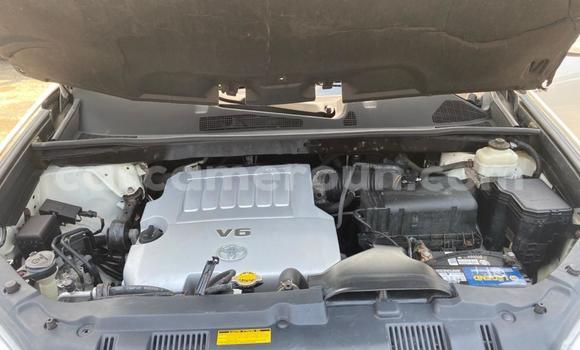 Sayi Na hannu Toyota Highlander White Mota in Douala a Ƙasar Kamaru Sayi Na hannu Toyota Highlander White Mota in Douala a Ƙasar Kamaru