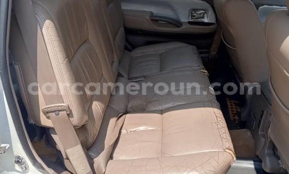 Sayi Na hannu Toyota Land Cruiser Prado White Mota in Yaounde a Babban Kamaru Sayi Na hannu Toyota Land Cruiser Prado White Mota in Yaounde a Babban Kamaru