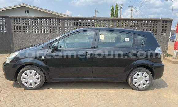 Sayi Na hannu Toyota Corolla Verso Azurfa Mota in Douala a Ƙasar Kamaru Sayi Na hannu Toyota Corolla Verso Azurfa Mota in Douala a Ƙasar Kamaru