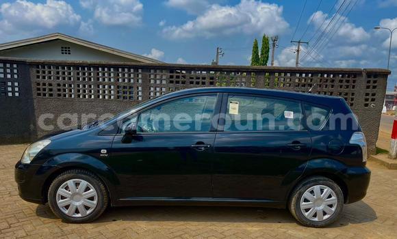 Sayi Na hannu Toyota Corolla Verso Azurfa Mota in Douala a Ƙasar Kamaru Sayi Na hannu Toyota Corolla Verso Azurfa Mota in Douala a Ƙasar Kamaru