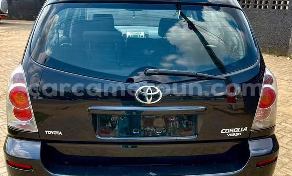 Sayi Na hannu Toyota Corolla Verso Azurfa Mota in Douala a Ƙasar Kamaru Sayi Na hannu Toyota Corolla Verso Azurfa Mota in Douala a Ƙasar Kamaru