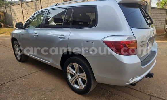 Buy Used Toyota Highlander Silver Car in Yaounde in Central Cameroon Buy Used Toyota Highlander Silver Car in Yaounde in Central Cameroon