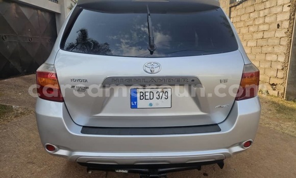 Buy Used Toyota Highlander Silver Car in Yaounde in Central Cameroon Buy Used Toyota Highlander Silver Car in Yaounde in Central Cameroon