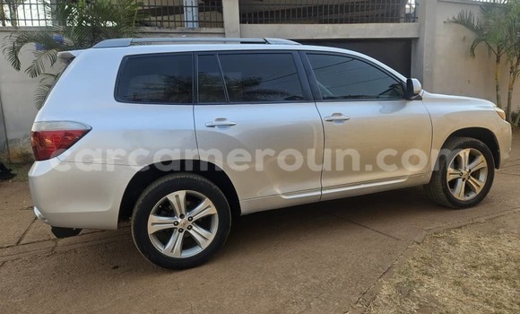 Buy Used Toyota Highlander Silver Car in Yaounde in Central Cameroon Buy Used Toyota Highlander Silver Car in Yaounde in Central Cameroon