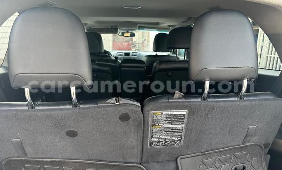 Sayi Na hannu Toyota Highlander Azurfa Mota in Douala a Ƙasar Kamaru Sayi Na hannu Toyota Highlander Azurfa Mota in Douala a Ƙasar Kamaru