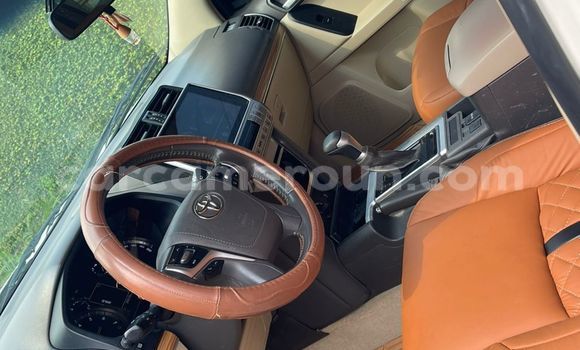 Buy Used Toyota Prado White Car in Douala in Littoral Cameroon Buy Used Toyota Prado White Car in Douala in Littoral Cameroon