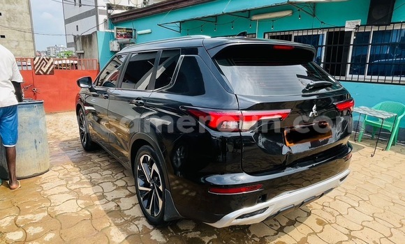 Sayi Na hannu Mitsubishi Outlander Black Mota in Douala a Ƙasar Kamaru Sayi Na hannu Mitsubishi Outlander Black Mota in Douala a Ƙasar Kamaru
