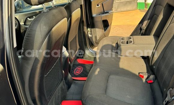 Sayi Na hannu Kia Sportage Black Mota in Yaounde a Babban Kamaru Sayi Na hannu Kia Sportage Black Mota in Yaounde a Babban Kamaru