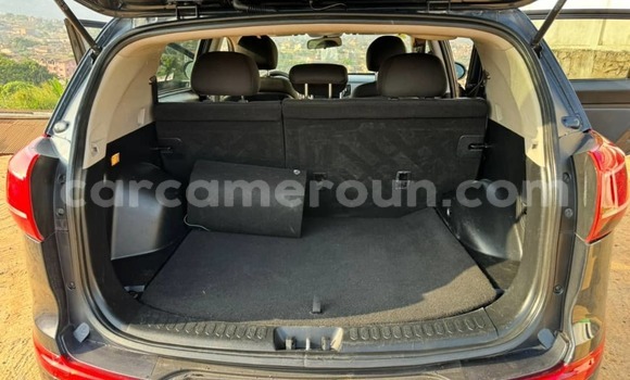 Sayi Na hannu Kia Sportage Black Mota in Yaounde a Babban Kamaru Sayi Na hannu Kia Sportage Black Mota in Yaounde a Babban Kamaru