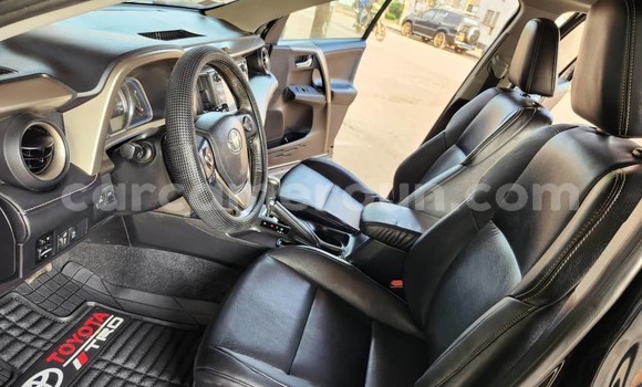 Sayi Na hannu Toyota RAV4 Black Mota in Yaounde a Babban Kamaru Sayi Na hannu Toyota RAV4 Black Mota in Yaounde a Babban Kamaru