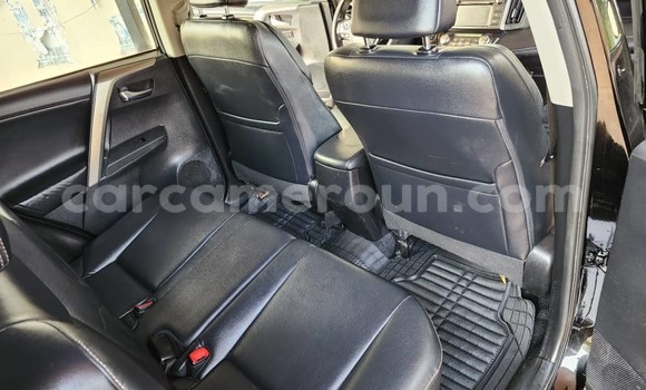 Sayi Na hannu Toyota RAV4 Black Mota in Yaounde a Babban Kamaru Sayi Na hannu Toyota RAV4 Black Mota in Yaounde a Babban Kamaru