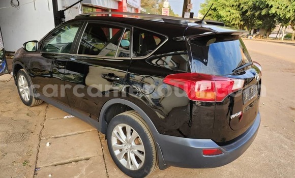 Sayi Na hannu Toyota RAV4 Black Mota in Yaounde a Babban Kamaru Sayi Na hannu Toyota RAV4 Black Mota in Yaounde a Babban Kamaru