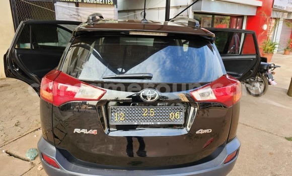 Sayi Na hannu Toyota RAV4 Black Mota in Yaounde a Babban Kamaru Sayi Na hannu Toyota RAV4 Black Mota in Yaounde a Babban Kamaru