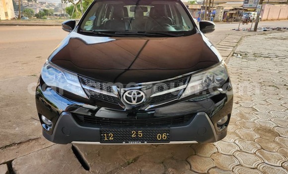 Sayi Na hannu Toyota RAV4 Black Mota in Yaounde a Babban Kamaru Sayi Na hannu Toyota RAV4 Black Mota in Yaounde a Babban Kamaru