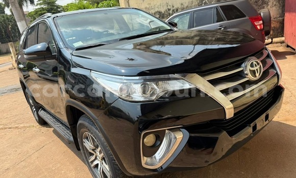 Acheter Neuf Voiture Toyota Fortuner Noir à Yaoundé, Central Cameroon Acheter Neuf Voiture Toyota Fortuner Noir à Yaoundé, Central Cameroon