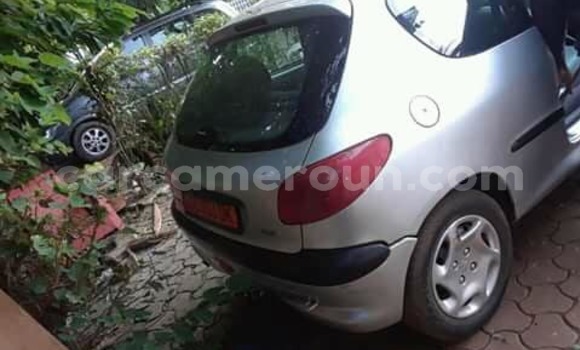 Sayi Na hannu Peugeot 206 Azurfa Mota in Douala a Ƙasar Kamaru Sayi Na hannu Peugeot 206 Azurfa Mota in Douala a Ƙasar Kamaru