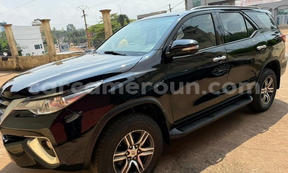 Acheter Neuf Voiture Toyota Fortuner Noir à Yaoundé, Central Cameroon Acheter Neuf Voiture Toyota Fortuner Noir à Yaoundé, Central Cameroon