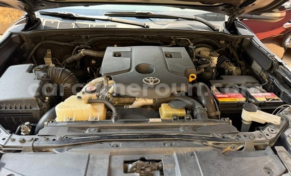 Acheter Neuf Voiture Toyota Fortuner Noir à Yaoundé, Central Cameroon Acheter Neuf Voiture Toyota Fortuner Noir à Yaoundé, Central Cameroon