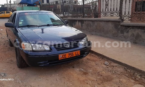 Sayi Sabo Toyota Camry Blue Mota in Yaounde a Babban Kamaru Sayi Sabo Toyota Camry Blue Mota in Yaounde a Babban Kamaru