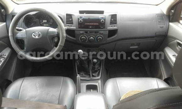 Acheter Neuf Voiture Toyota Pickup Blanc à Yaoundé, Central Cameroon Acheter Neuf Voiture Toyota Pickup Blanc à Yaoundé, Central Cameroon