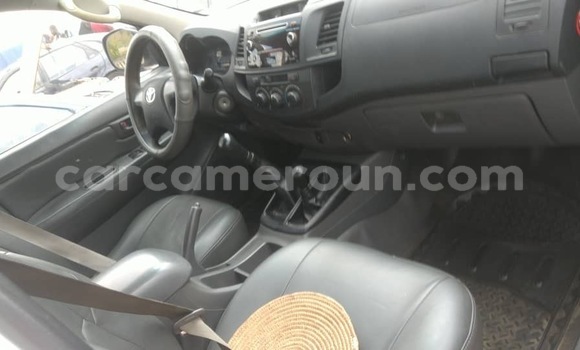 Acheter Neuf Voiture Toyota Pickup Blanc à Yaoundé, Central Cameroon Acheter Neuf Voiture Toyota Pickup Blanc à Yaoundé, Central Cameroon