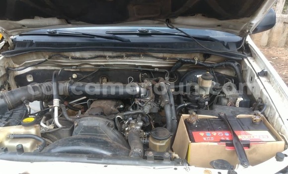 Acheter Neuf Voiture Toyota Pickup Blanc à Yaoundé, Central Cameroon Acheter Neuf Voiture Toyota Pickup Blanc à Yaoundé, Central Cameroon