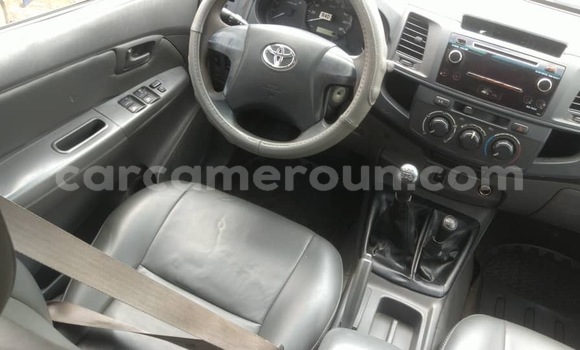 Acheter Neuf Voiture Toyota Pickup Blanc à Yaoundé, Central Cameroon Acheter Neuf Voiture Toyota Pickup Blanc à Yaoundé, Central Cameroon