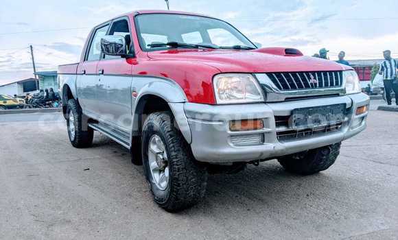 Sayi Na hannu Mitsubishi L200 Sauran Mota in Douala a Ƙasar Kamaru Sayi Na hannu Mitsubishi L200 Sauran Mota in Douala a Ƙasar Kamaru