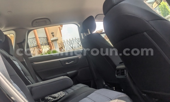 Sayi Na hannu Honda CR–V Black Mota in Douala a Ƙasar Kamaru Sayi Na hannu Honda CR–V Black Mota in Douala a Ƙasar Kamaru