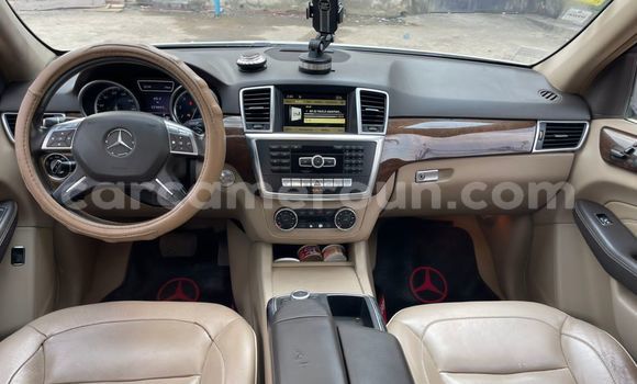 Acheter Occasion Voiture Mercedes‒Benz ML–Class Blanc à Douala, Littoral Cameroon Acheter Occasion Voiture Mercedes‒Benz ML–Class Blanc à Douala, Littoral Cameroon