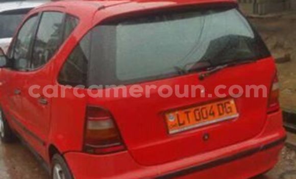 Sayi Na hannu Mercedes‒Benz A–Class Red Mota in Douala a Ƙasar Kamaru Sayi Na hannu Mercedes‒Benz A–Class Red Mota in Douala a Ƙasar Kamaru