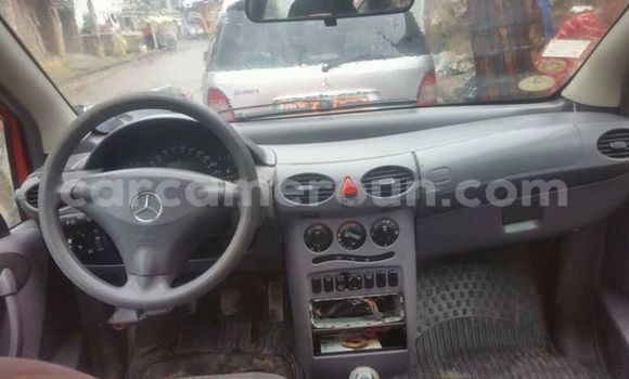 Sayi Na hannu Mercedes‒Benz A–Class Red Mota in Douala a Ƙasar Kamaru Sayi Na hannu Mercedes‒Benz A–Class Red Mota in Douala a Ƙasar Kamaru