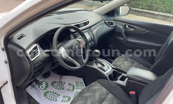 Sayi Na hannu Nissan Rogue White Mota in Douala a Ƙasar Kamaru Sayi Na hannu Nissan Rogue White Mota in Douala a Ƙasar Kamaru