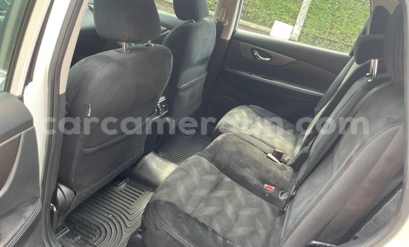 Sayi Na hannu Nissan Rogue White Mota in Douala a Ƙasar Kamaru Sayi Na hannu Nissan Rogue White Mota in Douala a Ƙasar Kamaru