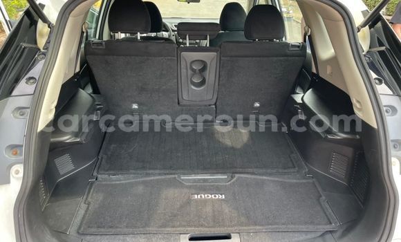 Sayi Na hannu Nissan Rogue White Mota in Douala a Ƙasar Kamaru Sayi Na hannu Nissan Rogue White Mota in Douala a Ƙasar Kamaru