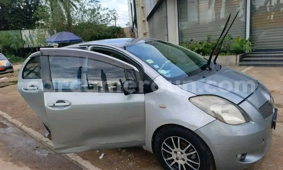 Acheter Occasion Voiture Toyota Vitz Gris à Douala, Littoral Cameroon Acheter Occasion Voiture Toyota Vitz Gris à Douala, Littoral Cameroon