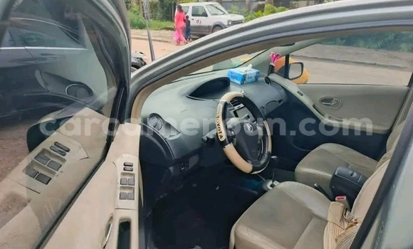 Acheter Occasion Voiture Toyota Vitz Gris à Douala, Littoral Cameroon Acheter Occasion Voiture Toyota Vitz Gris à Douala, Littoral Cameroon