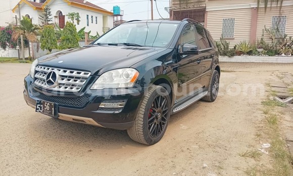 Acheter Occasion Voiture Mercedes‒Benz ML–Class Noir à Douala, Littoral Cameroon Acheter Occasion Voiture Mercedes‒Benz ML–Class Noir à Douala, Littoral Cameroon