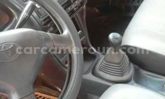 Acheter Occasion Voiture Toyota Corolla Rouge à Yaoundé, Central Cameroon Acheter Occasion Voiture Toyota Corolla Rouge à Yaoundé, Central Cameroon