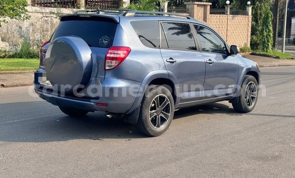 Acheter Occasion Voiture Toyota RAV4 Bleu à Douala, Littoral Cameroon Acheter Occasion Voiture Toyota RAV4 Bleu à Douala, Littoral Cameroon