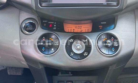 Acheter Occasion Voiture Toyota RAV4 Bleu à Douala, Littoral Cameroon Acheter Occasion Voiture Toyota RAV4 Bleu à Douala, Littoral Cameroon