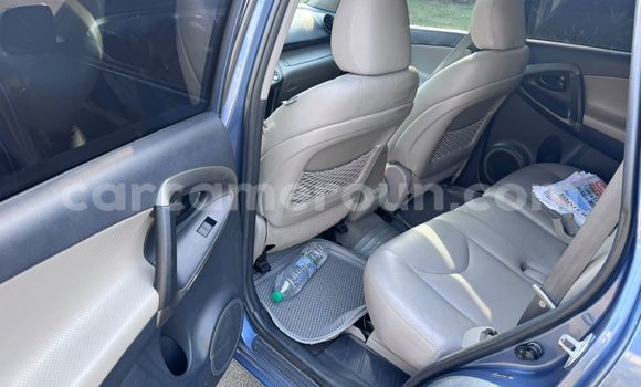 Acheter Occasion Voiture Toyota RAV4 Bleu à Douala, Littoral Cameroon Acheter Occasion Voiture Toyota RAV4 Bleu à Douala, Littoral Cameroon